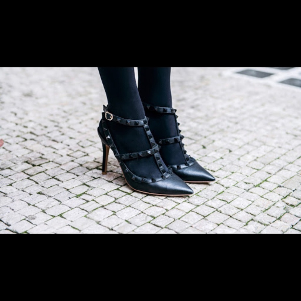 VALENTINO ROCKSTUD LEATHER PUMPS - Picture 14 of 14